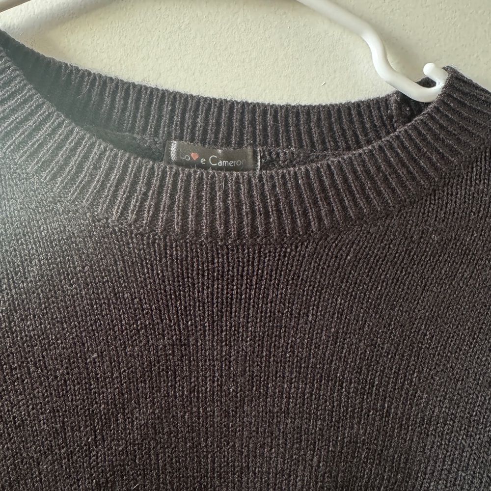 Elegant Black Crew Neck Sweater - Picture 6 of 6